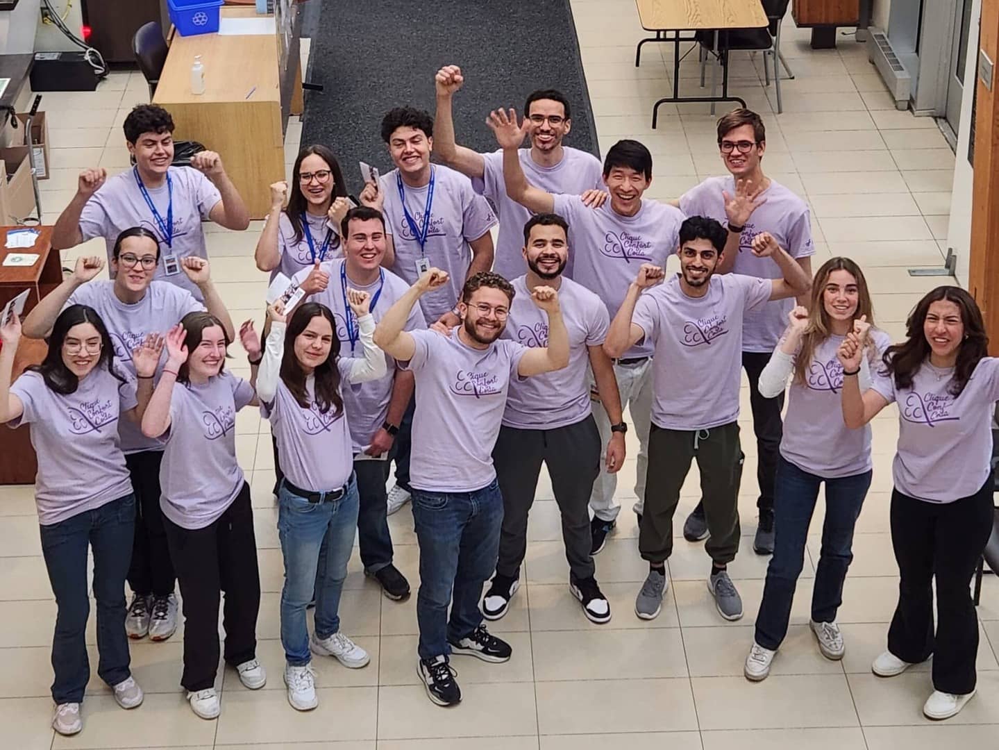 Une photo de nos premiers bénévoles de la Clique Confort Coda