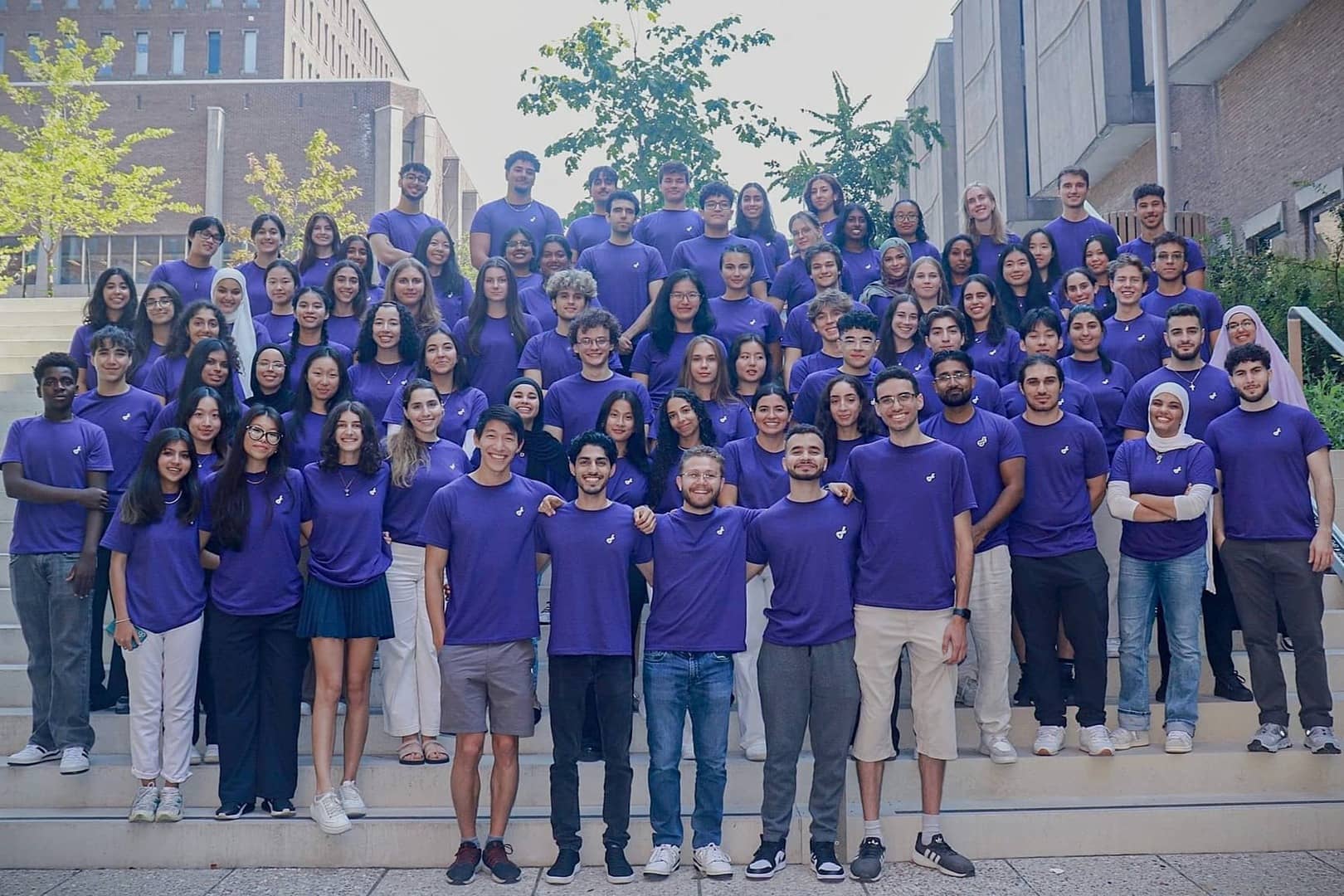 Une photo en grand groupe de nos membres étudiants